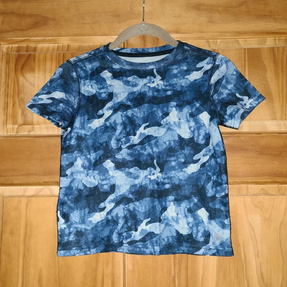 5/$20 Boys Old Navy Active Go-Dry Blue Camo Short Sleeve T Shirt